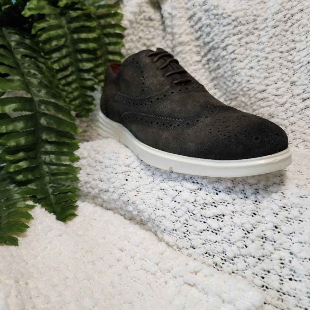 Driver Club USA Men's Suede Raleigh Wingtip Sneaker Extra Light, Olive, Size 7